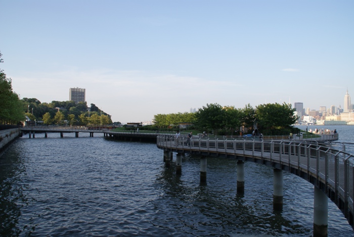 \'11夏のNY/Hoboken滞在初日～Pier C Park_c0022340_23541836.jpg