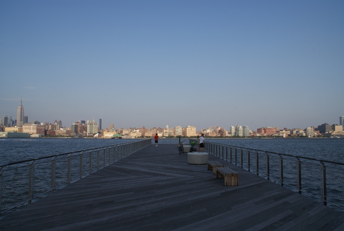 \'11夏のNY/Hoboken滞在初日～Pier C Park_c0022340_23544760.jpg