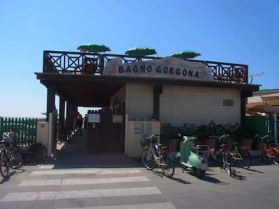 Ｂａｇｎｏ　Ｇｏｒｇｏｎａ、海の家、ゴルゴーナにて。_e0228162_16131382.jpg