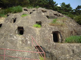 『吉見百穴』_e0033570_20493027.jpg