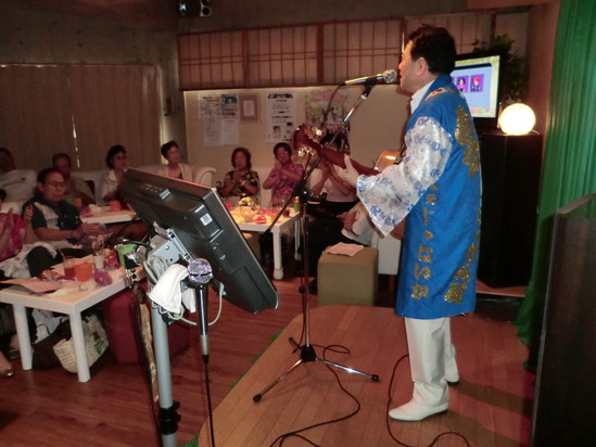 写真を追加!夏休みも終わり今日から平常営業_e0119092_1245843.jpg