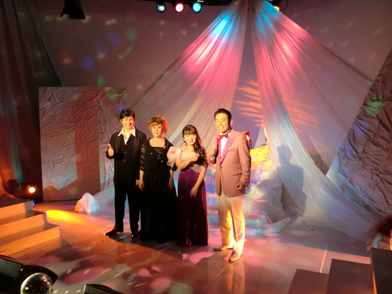 写真を追加!夏休みも終わり今日から平常営業_e0119092_12532954.jpg