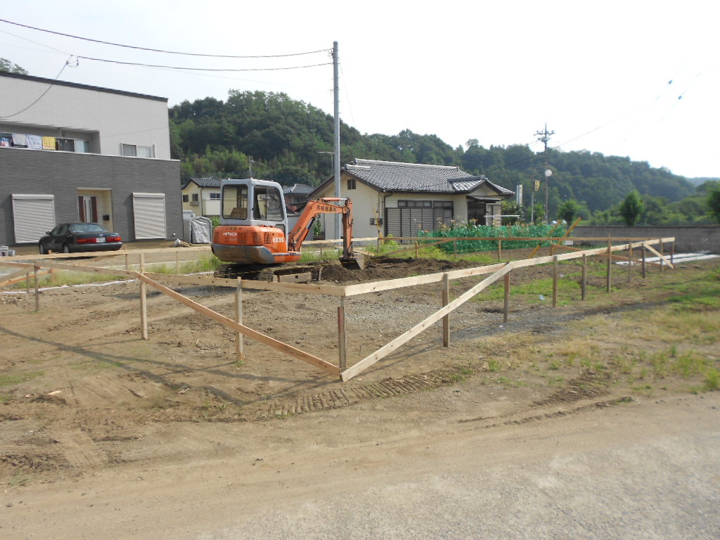 基礎工事中_c0066693_13373862.jpg
