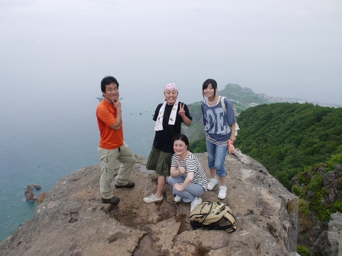 下赤岩山テーブル岩で夢を叫ぶ 続々 小樽の宿 とまやあれこれ 下赤岩山テーブル岩で夢を叫ぶ 続々 小樽の宿 とまやあれこれ
