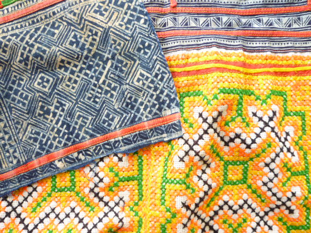 毛糸だま「タイ　モン族の刺繍布」あります。_d0156706_1745635.jpg