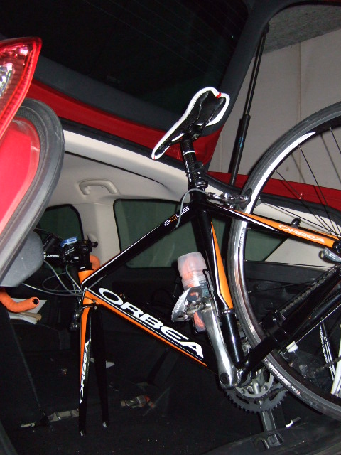 C4 VTSに自転車を積めるか_c0038334_2128351.jpg