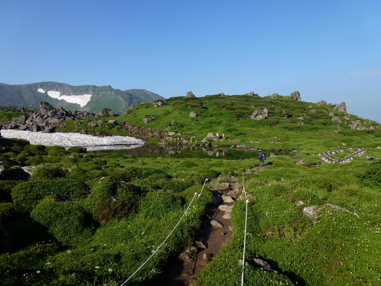 大雪山からトムラウシ山縦走（3日目）ヒサゴ沼避難小屋からトムラウシ温泉へ_e0110500_1474910.jpg