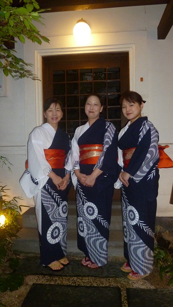 供養盆踊り_d0230676_1335596.jpg