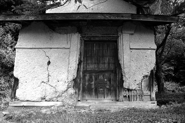 「オモクロ写真 そのご」_b0057679_8133318.jpg