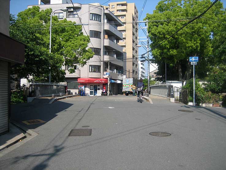 「オモクロ写真 そのご」_b0057679_8193874.jpg