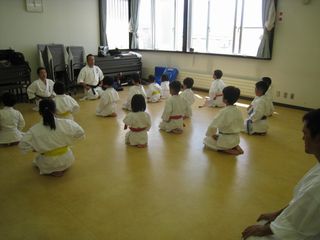 日曜空手 新琴似教室 アヒルの大移動!_c0118332_1448116.jpg
