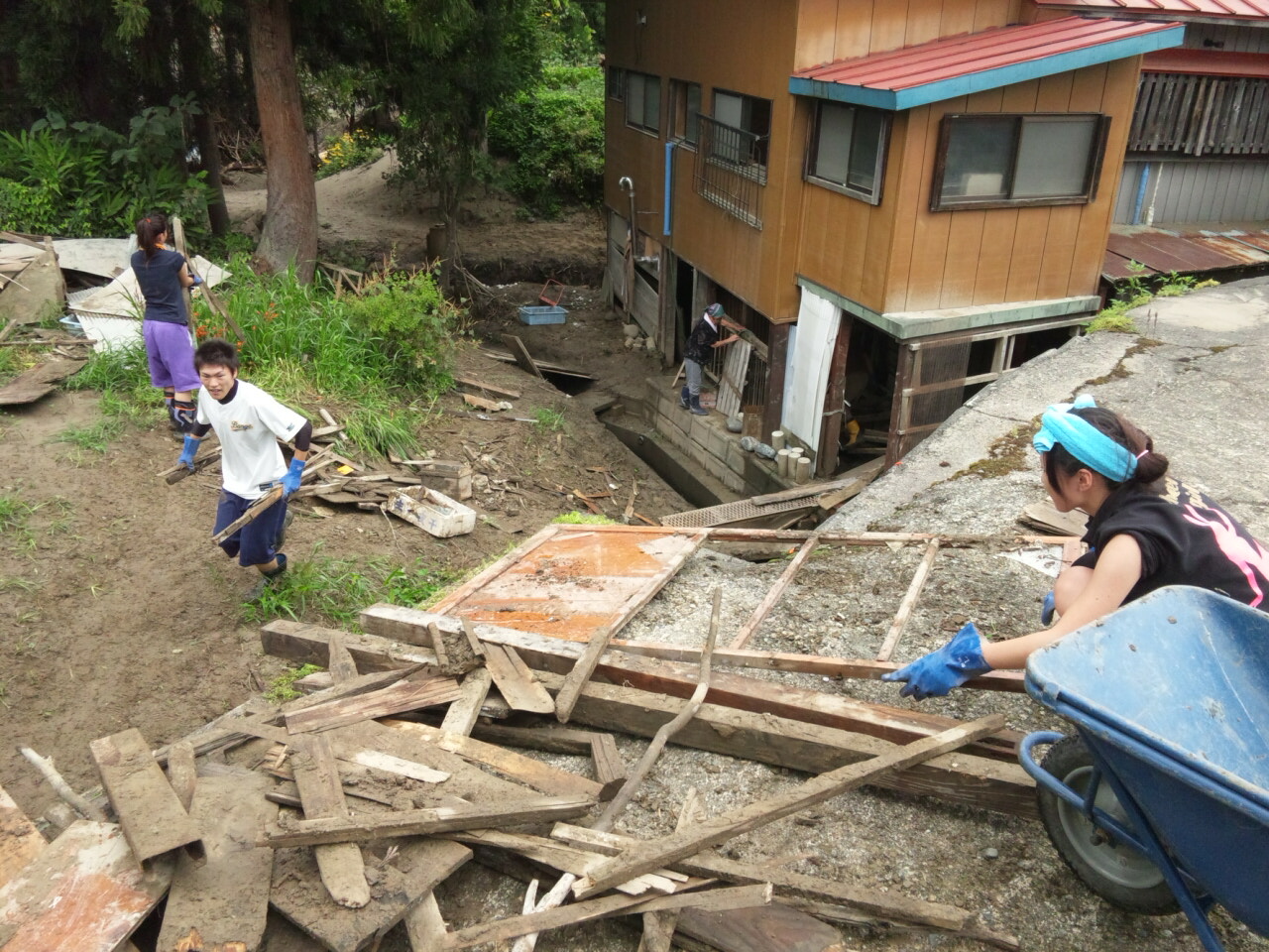 金山町災害ボランティアセンターでの活動その２_f0238767_564158.jpg