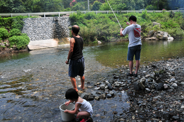 2011年　8月　17日（水）　高麗川でBBQ_c0004078_2262658.jpg