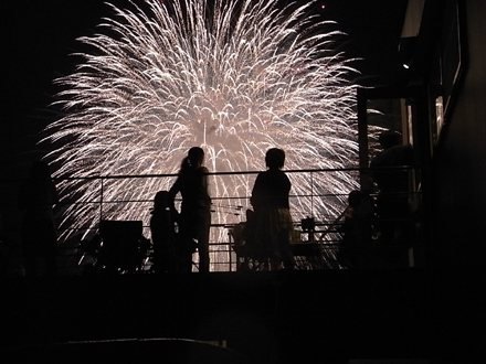 釈迦堂川花火大会inフレミングの家_e0197748_18284560.jpg