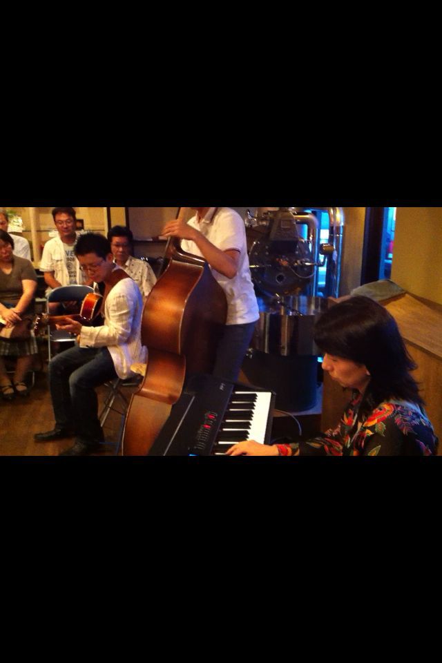 山本珈琲でJAZZ_c0110051_175839.jpg