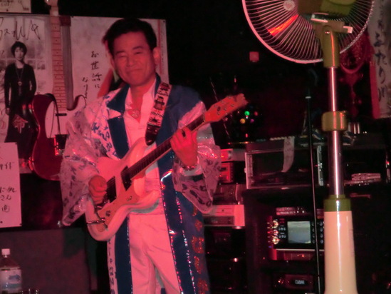 ミュージックハウス ライブ_e0119092_1153037.jpg