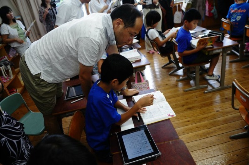 iPad授業in武内小学校_d0047811_23274723.jpg