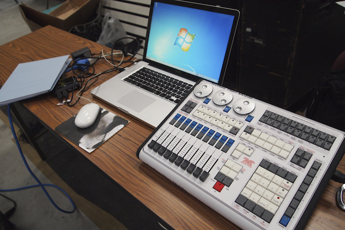 Avolites T-1 ライティングソフトウェア USBインターフェース