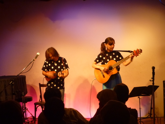 パラダイスカフェでのライブ♪_e0155604_15395897.jpg