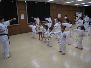 手稲教室 10人組手の研究!_c0118332_21544738.jpg
