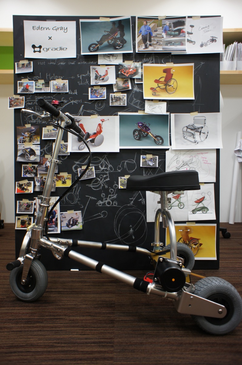 世界最軽量の電動三輪車「Travelscoot」_f0015295_19391262.jpg