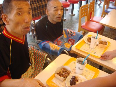 8/25アドバンスモールへ外出!_a0154110_1045293.jpg