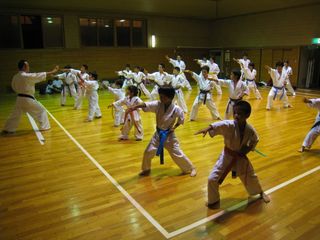 麻生道場 棒術稽古!_c0118332_2145595.jpg