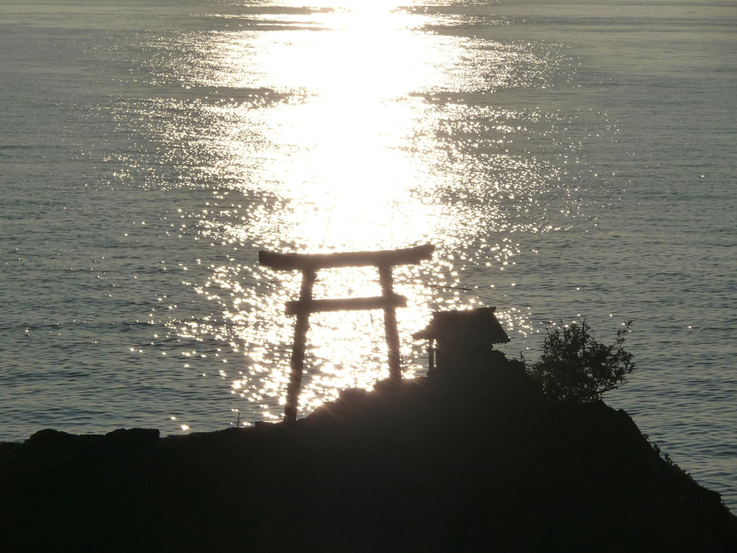 客神社と厳島神社のつながり　　「保内町　客神社」　_e0165472_1356247.jpg