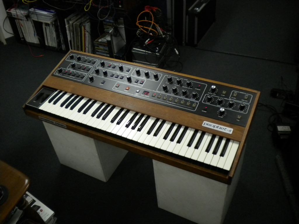 SEQUENTIAL CIRCUITS prophet-5試奏記 : 風流音色まねゑもん SEQUENTIAL CIRCUITS prophet-5試奏記 : 風流音色まねゑもん