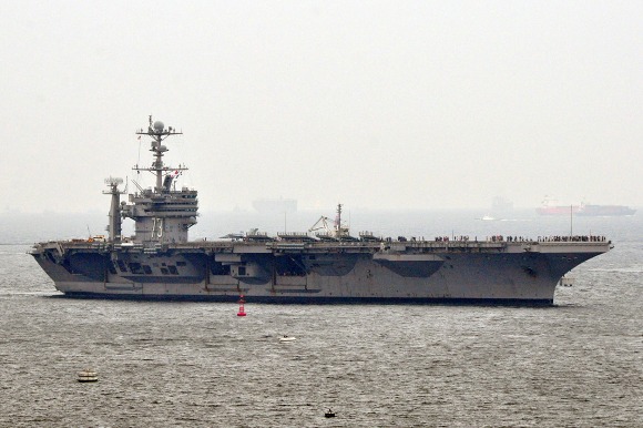 米原子力空母ジョージ・ワシントン 横須賀入港_e0158925_157024.jpg