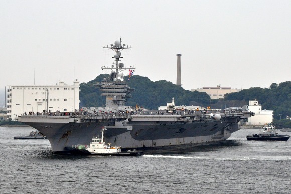 米原子力空母ジョージ・ワシントン 横須賀入港_e0158925_23687.jpg
