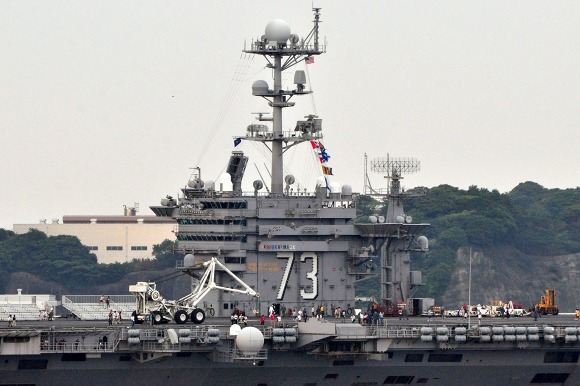 米原子力空母ジョージ・ワシントン 横須賀入港_e0158925_241016.jpg