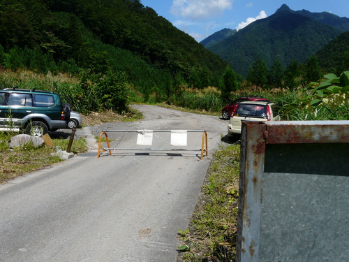 ぴょん吉　原住民に遭遇する！？_e0147226_22331785.jpg