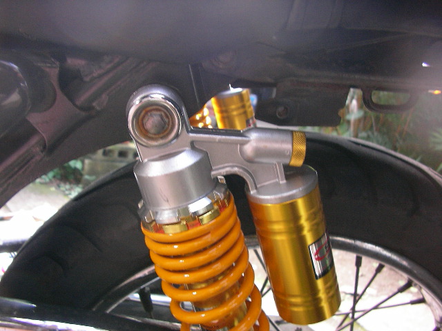 SRV250・ルネッサ(4DN)専用 新品リアサスペンション イエロー - www