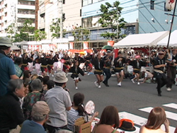 ２０１１高円寺阿波踊りを見ました。_d0126473_0292696.jpg