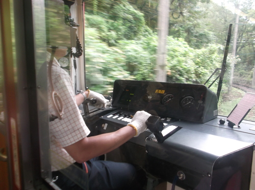 箱根への旅―箱根登山電車の魅力_e0123104_6534530.jpg
