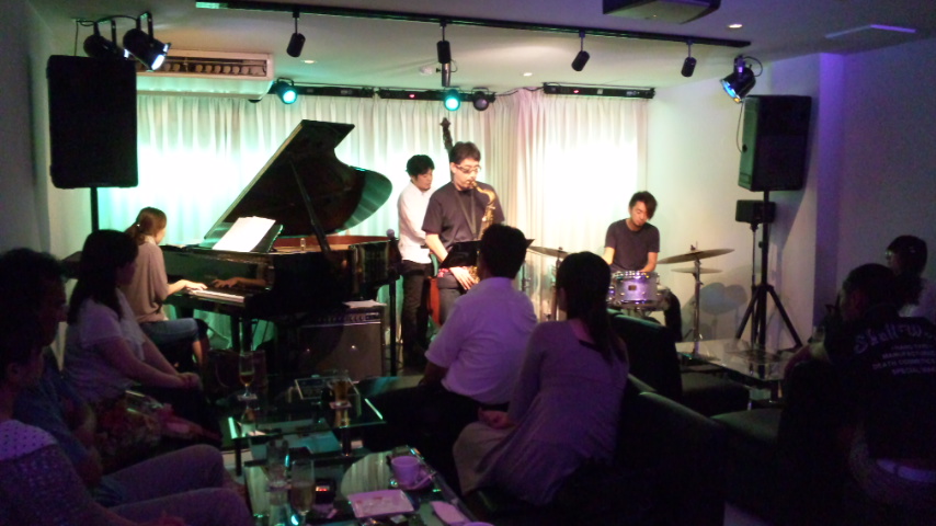 木曜日 9月はじまりましたねん♪_b0115606_131122.jpg