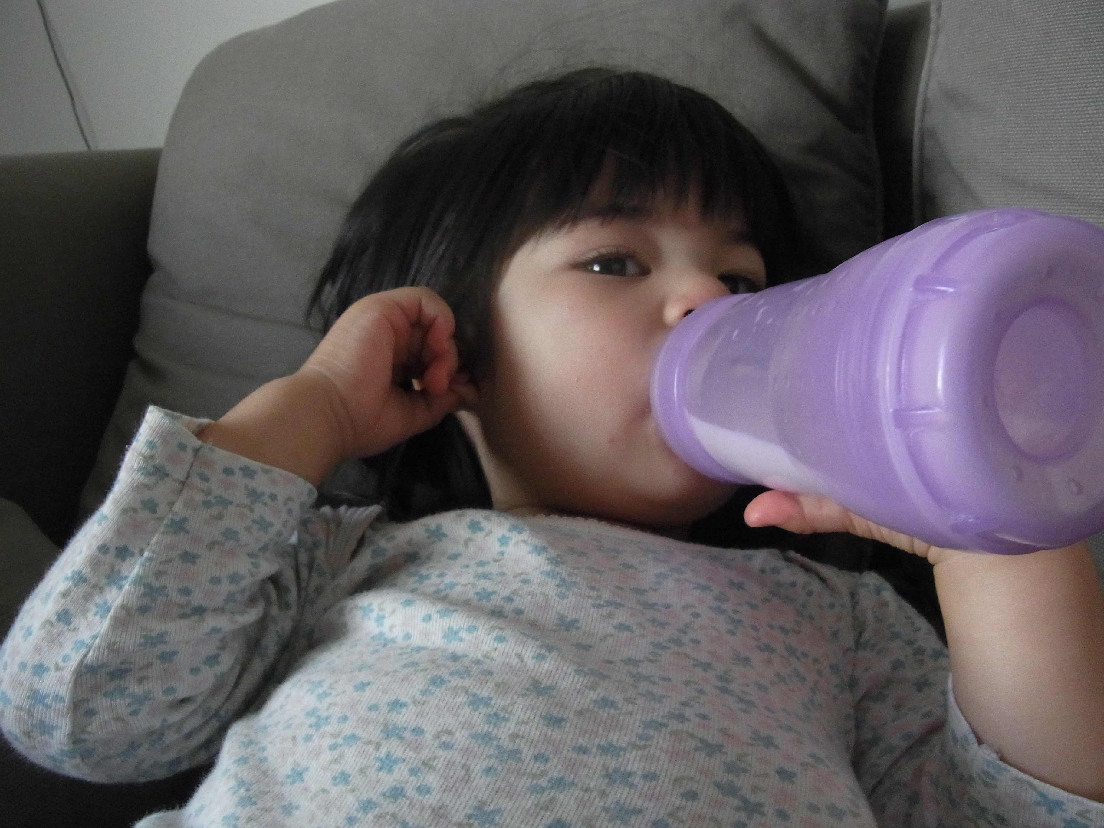 耳フェチ女 やっぱり鶏肉が好き 耳フェチ女 やっぱり鶏肉が好き