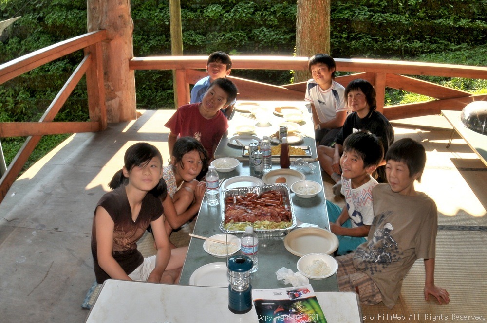 CREDIT camp for kids 2011　VOL５：Day２　川遊びの風景_b0065730_1945843.jpg