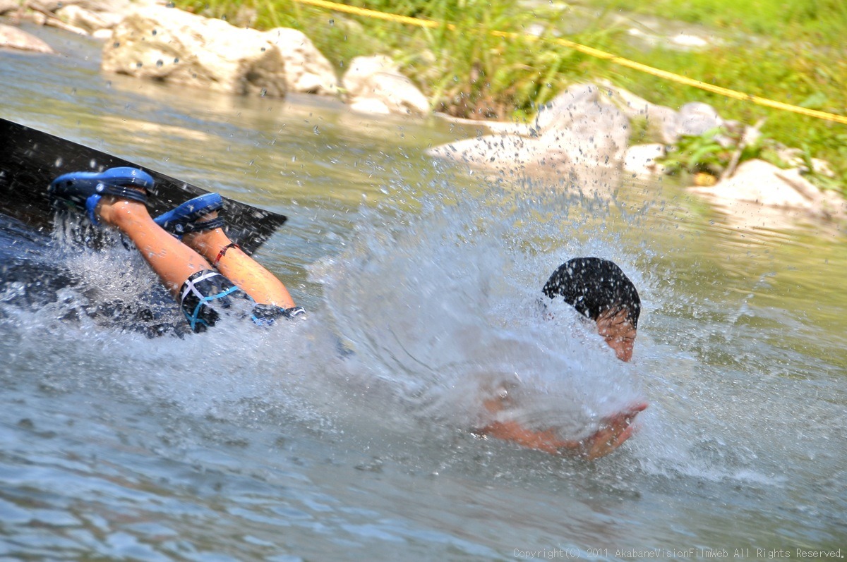 CREDIT camp for kids 2011　VOL５：Day２　川遊びの風景_b0065730_19541940.jpg