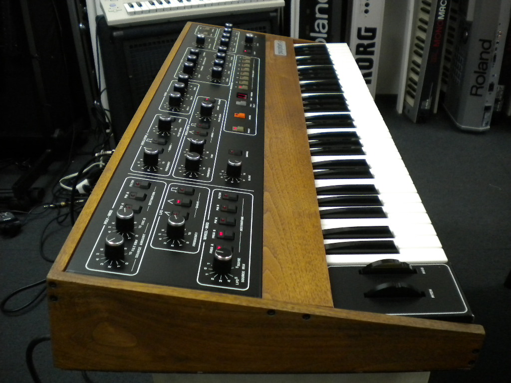 SEQUENTIAL CIRCUITS prophet-5試奏記 : 風流音色まねゑもん SEQUENTIAL CIRCUITS prophet-5試奏記 : 風流音色まねゑもん