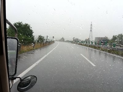 大雨の中_a0055981_13504767.jpg
