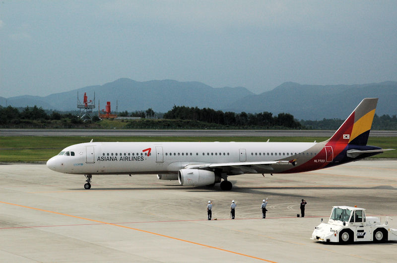 まさかのタイプチェンジ＠広島空港_b0057612_11425297.jpg