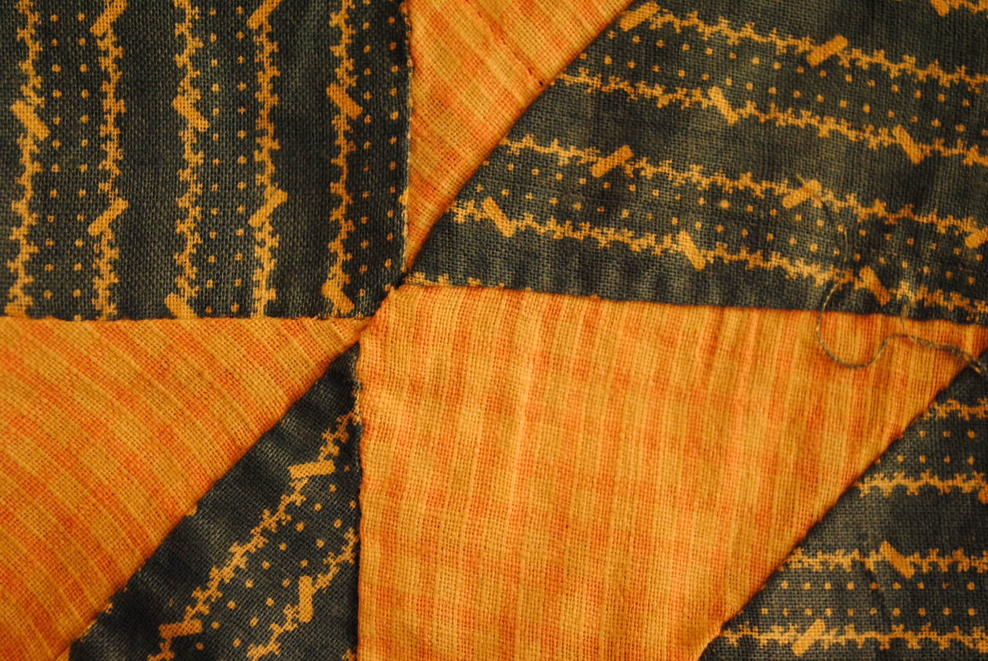 OLD QUILT FABRIC_f0233425_2235539.jpg