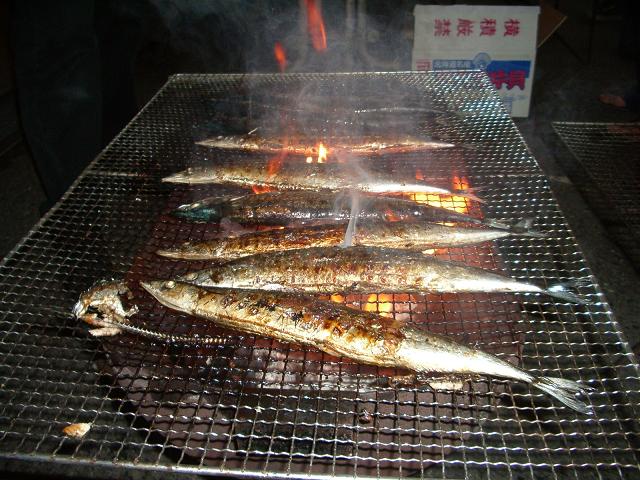 週末の秋刀魚祭りは？ですやん！_f0056935_1534248.jpg