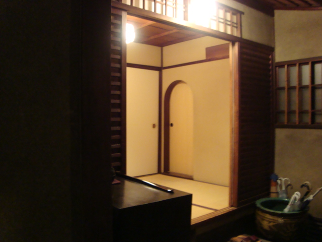 京都・三条「馳走 麩屋町三条」へ行く。_f0232060_18215384.jpg
