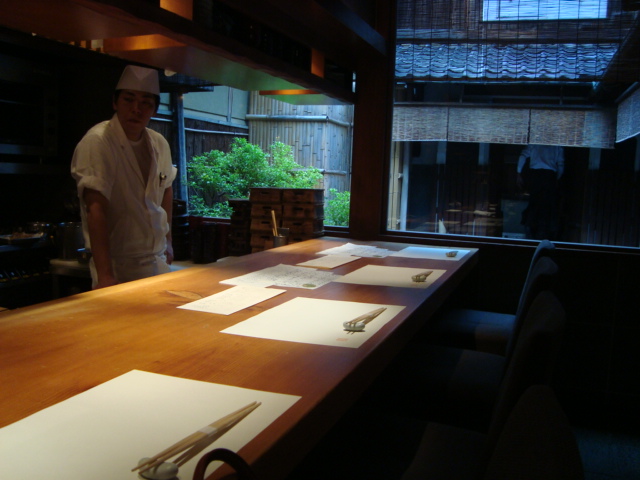 京都・三条「馳走 麩屋町三条」へ行く。_f0232060_18233889.jpg