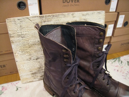 DOVER　の続きは、ブーツたちです。_c0227633_22344346.jpg