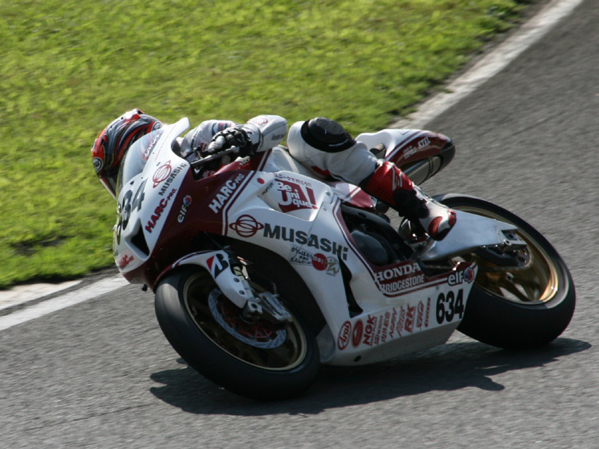 2011MFJ全日本ロードレース選手権シリーズ 第5戦 SUGO　J-GP2決勝_d0244687_10331110.jpg