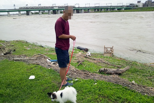 台風_c0065512_19192645.jpg